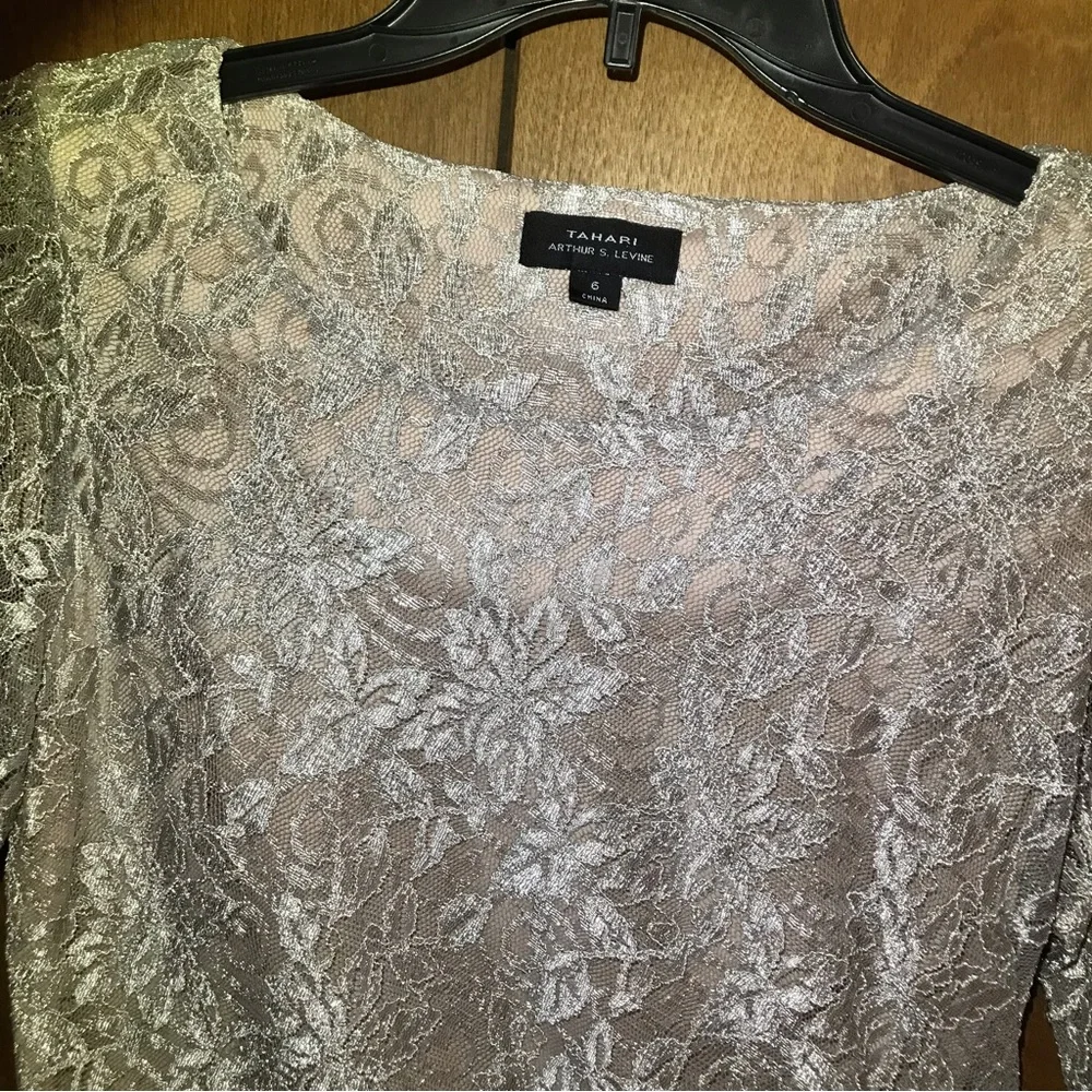 Tahari Champagne Gold Shimmering Lace Cocktail Dress 3/4 Sleeve Size 6 - Picture 3 of 9